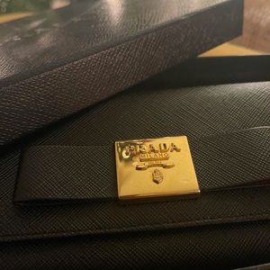 ✨SOLD✨Prada Bow Wallet on Chain